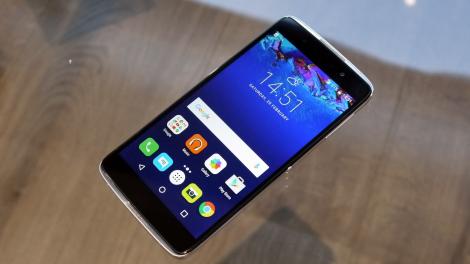 Hands-on review: MWC 2016: Alcatel Idol 4